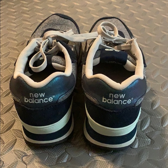 Women’s size 7 New Balance shoes - Picture 4 of 4